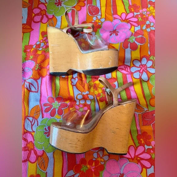 70s Vintage Wooden Wonder Wedge w Clear Vamp and Painted Details Sz 7 - Picture 3 of 13